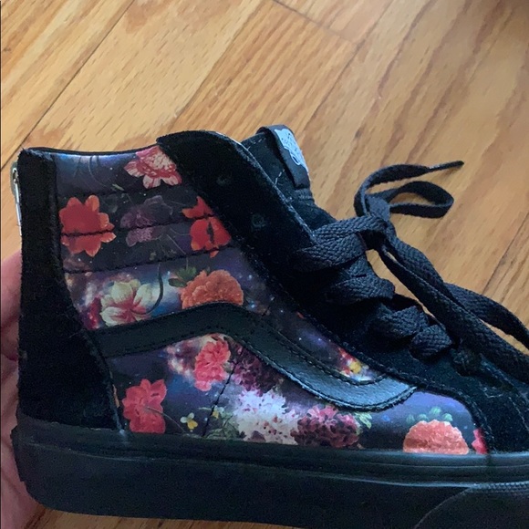 Vans - Picture 5 of 6